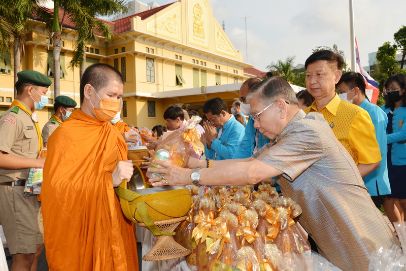 Read more about the article สอ.ศธ.ร่วมพิธีทำบุญตักบาตรเนื่องในวันคล้ายวันสถาปนากระทรวงศึกษาธิการ 131 ปี